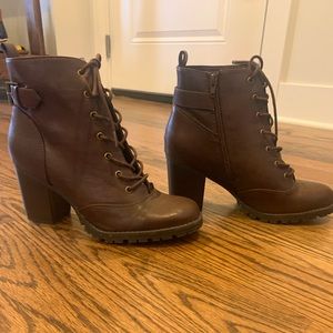 Cute high heel boots!